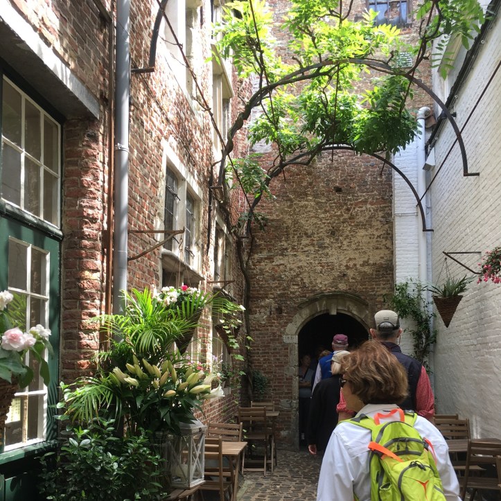 24652D6D-200E-4C14-B16E-D898287FE67D