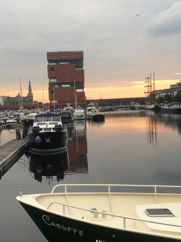 80862466-B9D7-49CB-A2BC-81774BFDD7F0