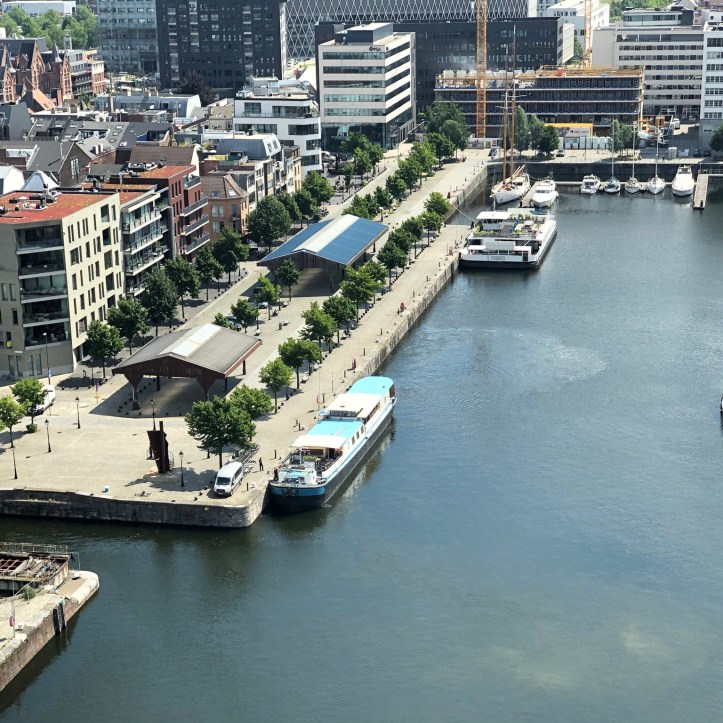 9D1ED9CC-AC06-4D6A-97D9-7648673CBA26