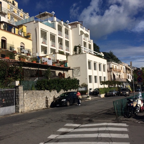 DA4AB6A4-CC95-4E80-9640-7169E980796A