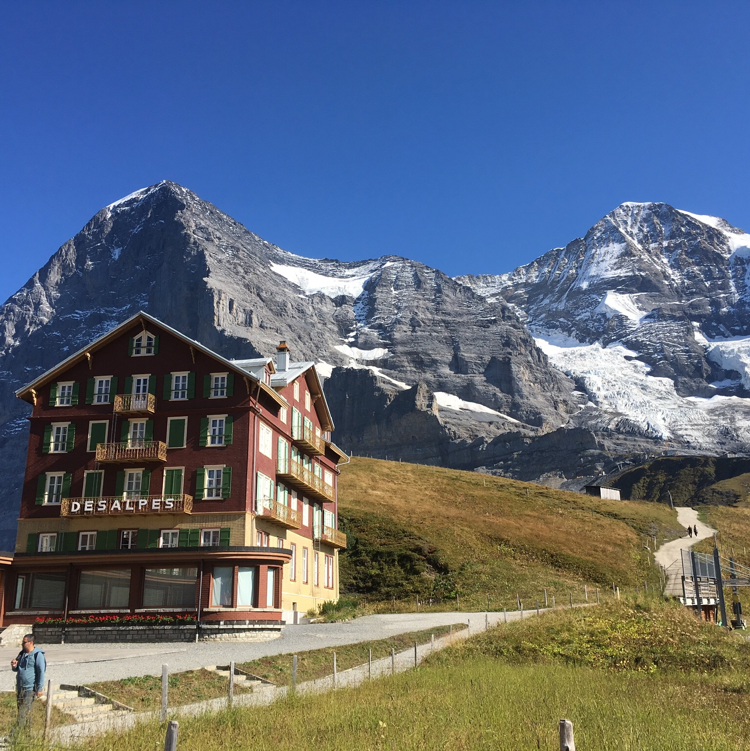 5E8E1C96-CB9B-4121-A18F-29B8E4362D80