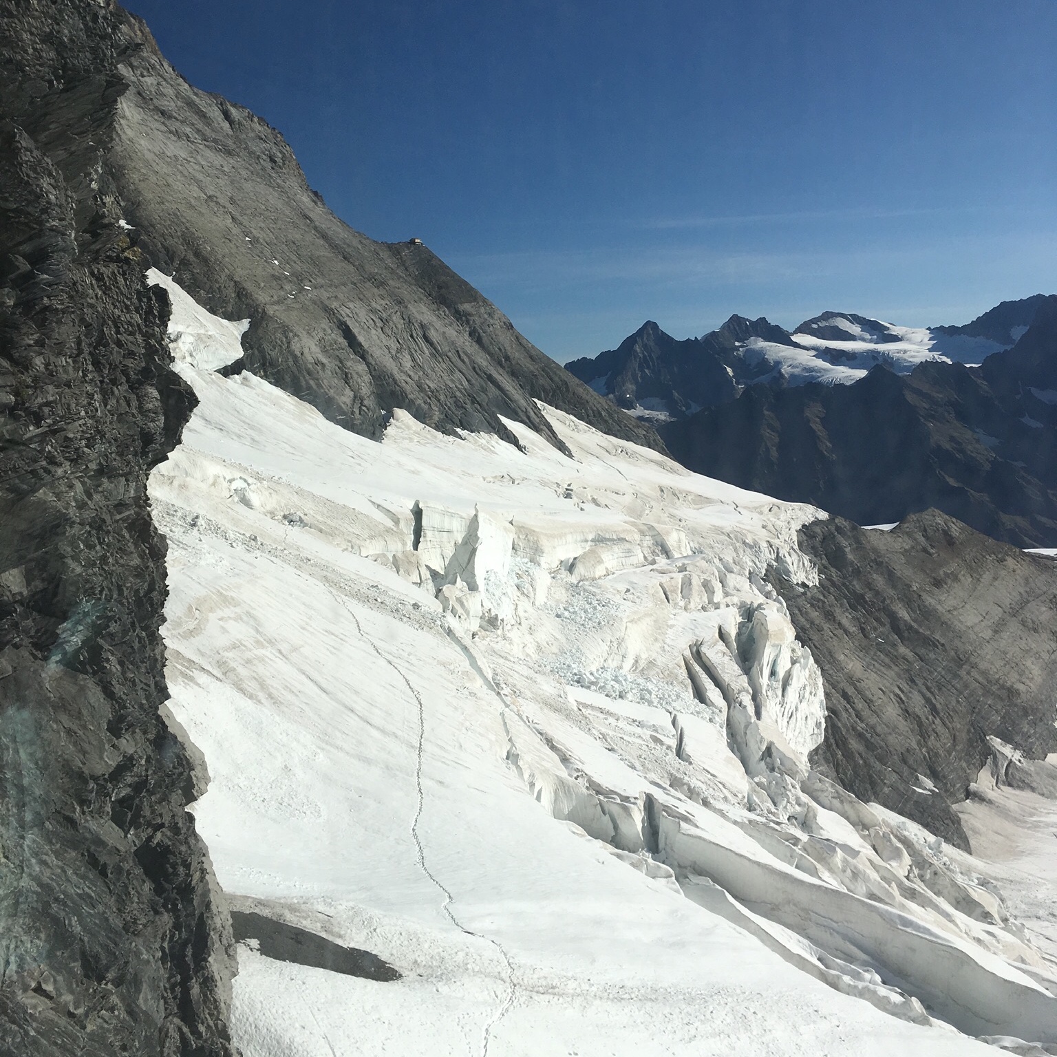 6F42D3A8-BA0E-49A1-9FB1-4800911A5923