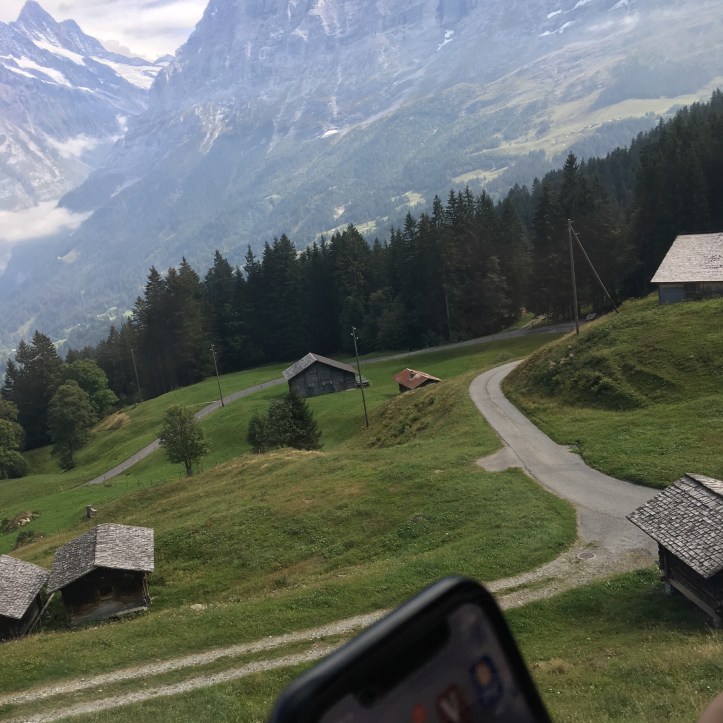 B5715D7D-3070-459E-98E8-8B4490A00954