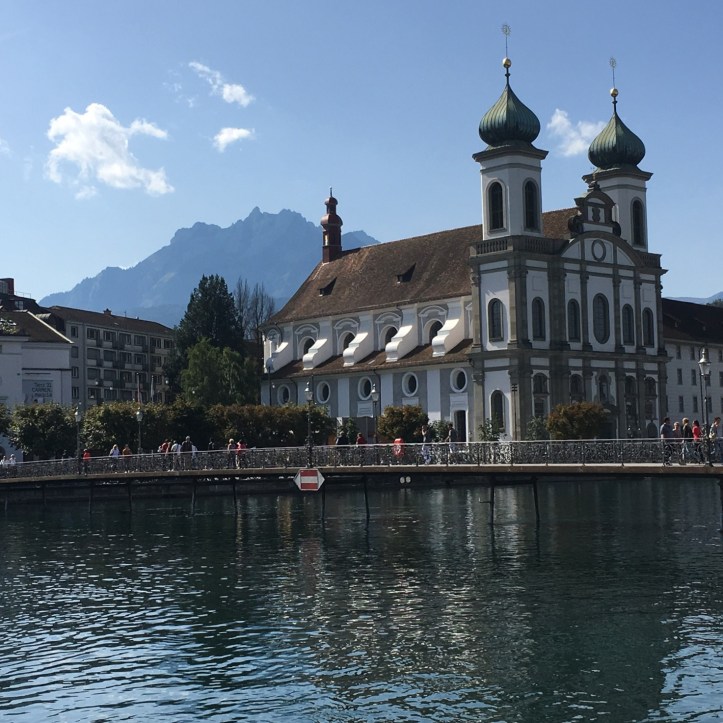 DEDECB28-5484-4E3B-BF36-09E7FE2FC5AC